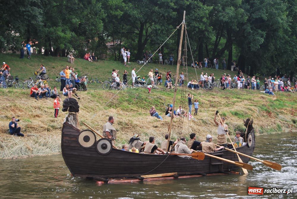 Zdjęcie w galerii na portalu naszraciborz.pl: Pływadła poszły z nurtem wiadomości z regionu