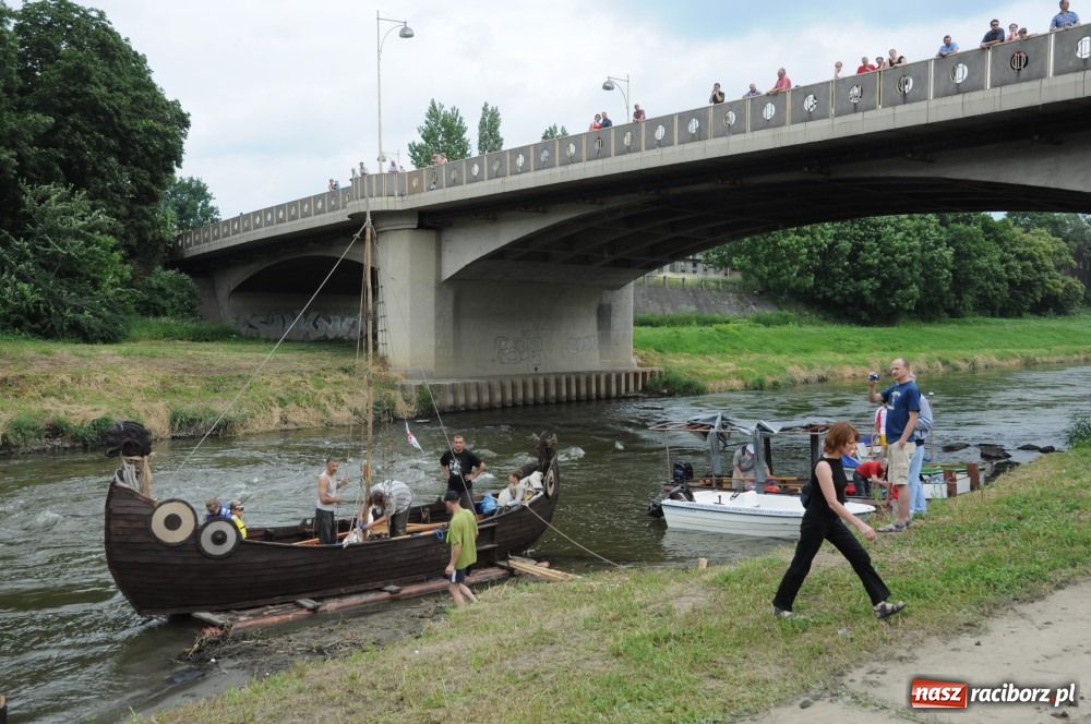 Zdjęcie w galerii na portalu naszraciborz.pl: Pływadła poszły z nurtem wiadomości z regionu