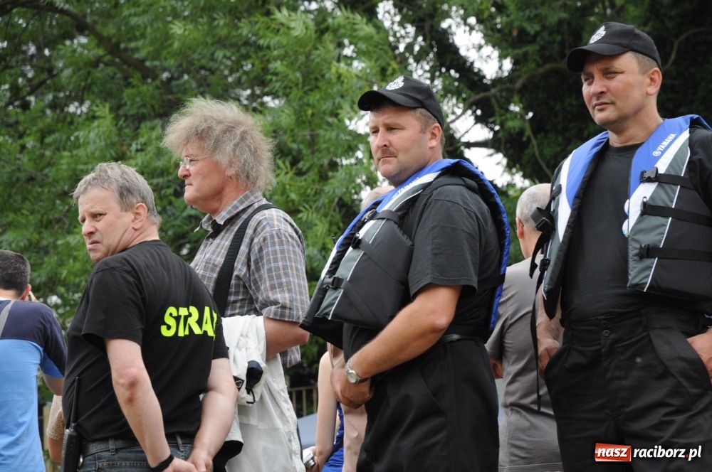 Zdjęcie w galerii na portalu naszraciborz.pl: Pływadła poszły z nurtem wiadomości z regionu