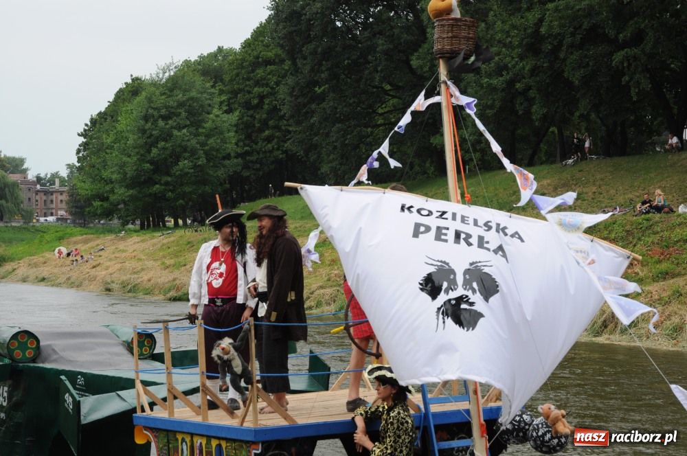 Zdjęcie w galerii na portalu naszraciborz.pl: Pływadła poszły z nurtem wiadomości z regionu