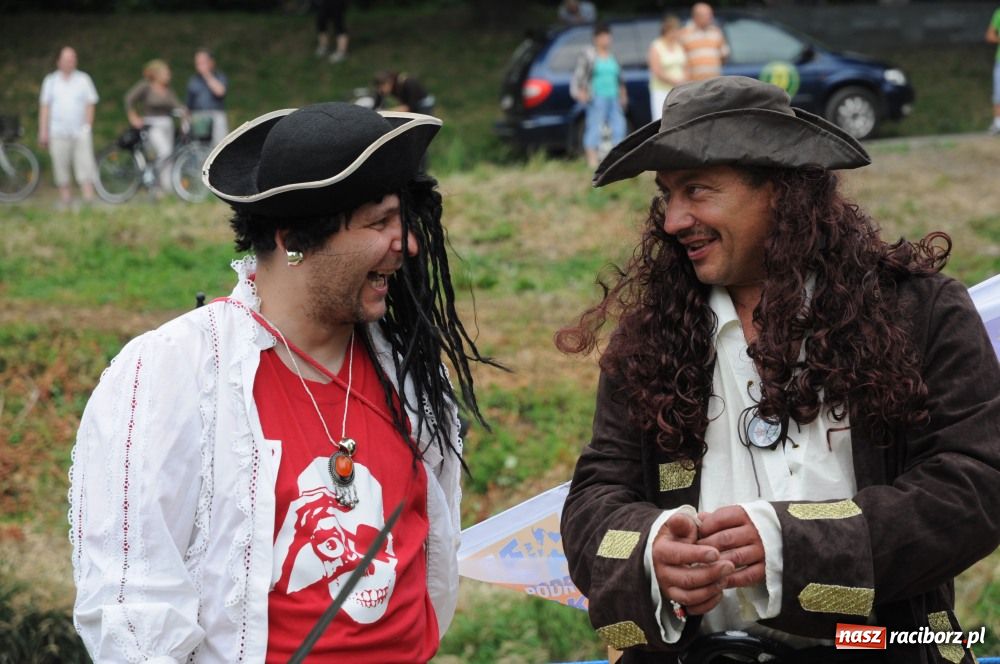 Zdjęcie w galerii na portalu naszraciborz.pl: Pływadła poszły z nurtem wiadomości z regionu