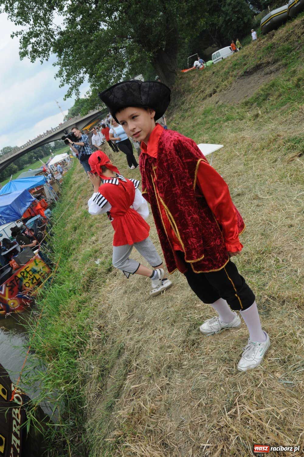 Zdjęcie w galerii na portalu naszraciborz.pl: Pływadła poszły z nurtem wiadomości z regionu