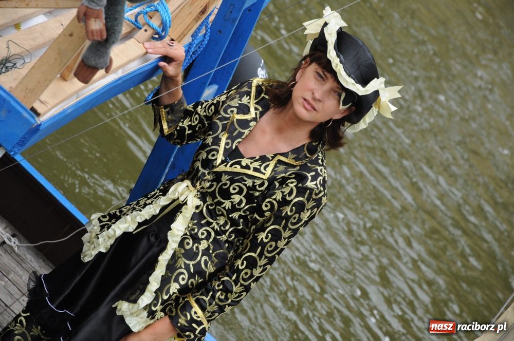 Zdjęcie w galerii na portalu naszraciborz.pl: Pływadła poszły z nurtem wiadomości z regionu