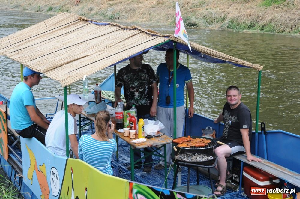 Zdjęcie w galerii na portalu naszraciborz.pl: Pływadła poszły z nurtem wiadomości z regionu