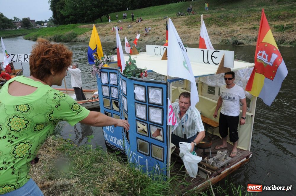 Zdjęcie w galerii na portalu naszraciborz.pl: Pływadła poszły z nurtem wiadomości z regionu