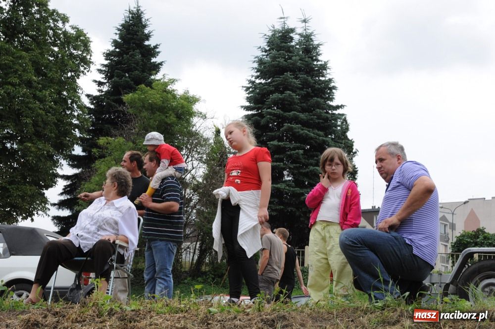 Zdjęcie w galerii na portalu naszraciborz.pl: Pływadła poszły z nurtem wiadomości z regionu