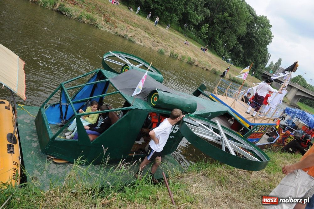 Zdjęcie w galerii na portalu naszraciborz.pl: Pływadła poszły z nurtem wiadomości z regionu