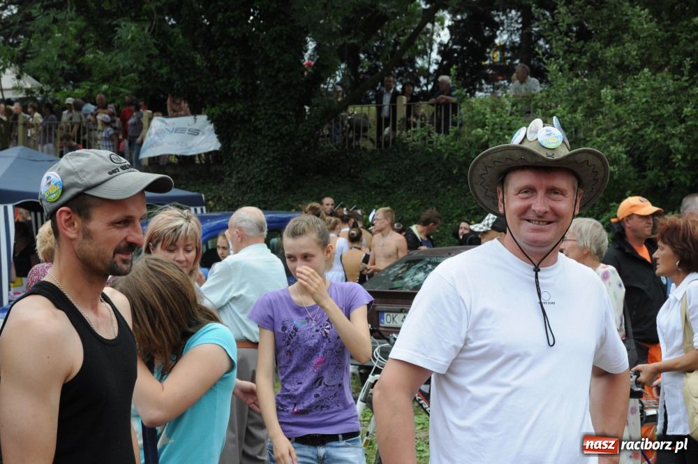 Zdjęcie w galerii na portalu naszraciborz.pl: Pływadła poszły z nurtem wiadomości z regionu