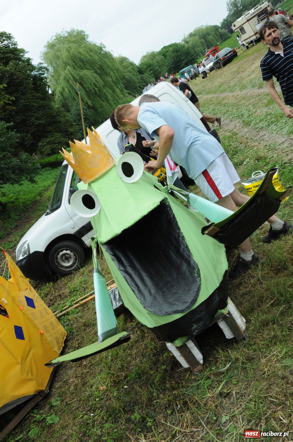 Zdjęcie w galerii na portalu naszraciborz.pl: Pływadła poszły z nurtem wiadomości z regionu