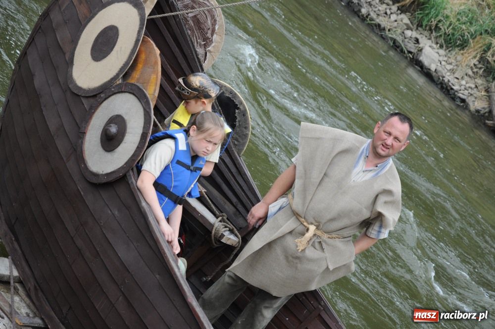 Zdjęcie w galerii na portalu naszraciborz.pl: Pływadła poszły z nurtem wiadomości z regionu