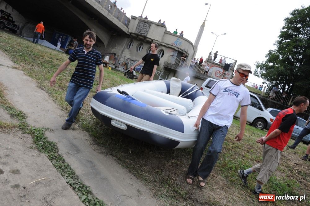 Zdjęcie w galerii na portalu naszraciborz.pl: Pływadła poszły z nurtem wiadomości z regionu