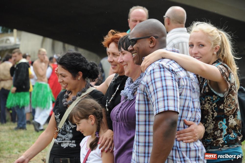 Zdjęcie w galerii na portalu naszraciborz.pl: Pływadła poszły z nurtem wiadomości z regionu