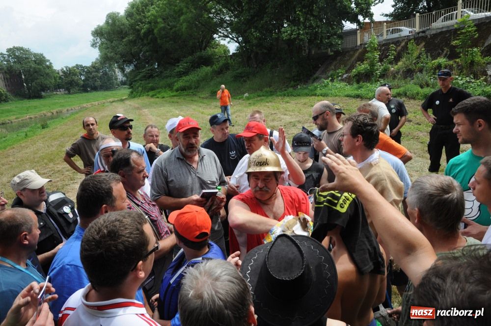 Zdjęcie w galerii na portalu naszraciborz.pl: Pływadła poszły z nurtem wiadomości z regionu
