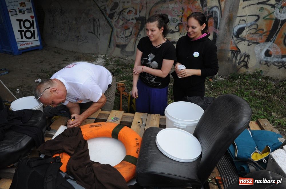 Zdjęcie w galerii na portalu naszraciborz.pl: Pływadła poszły z nurtem wiadomości z regionu