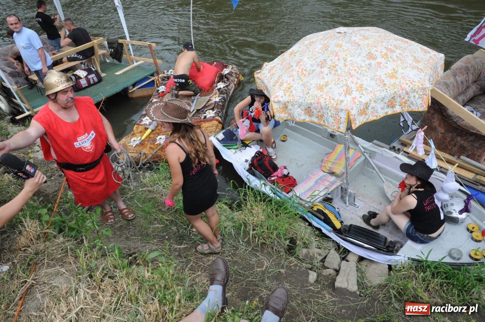 Zdjęcie w galerii na portalu naszraciborz.pl: Pływadła poszły z nurtem wiadomości z regionu