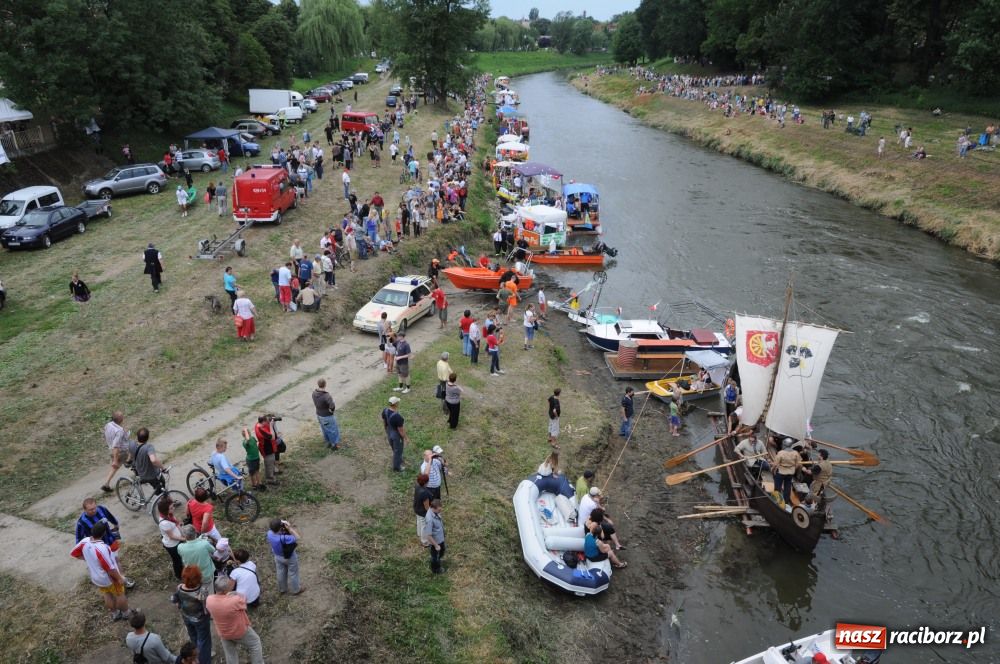 Zdjęcie w galerii na portalu naszraciborz.pl: Pływadła poszły z nurtem wiadomości z regionu