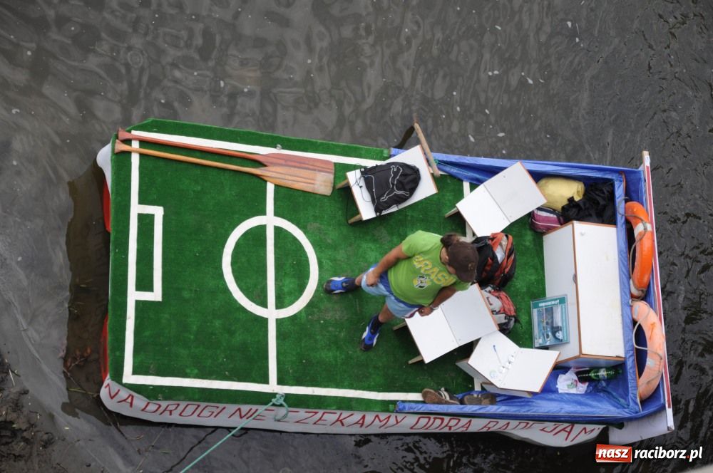 Zdjęcie w galerii na portalu naszraciborz.pl: Pływadła poszły z nurtem wiadomości z regionu