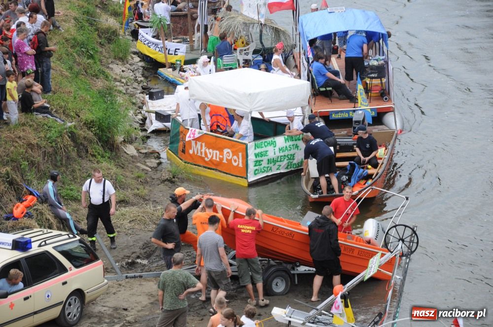 Zdjęcie w galerii na portalu naszraciborz.pl: Pływadła poszły z nurtem wiadomości z regionu