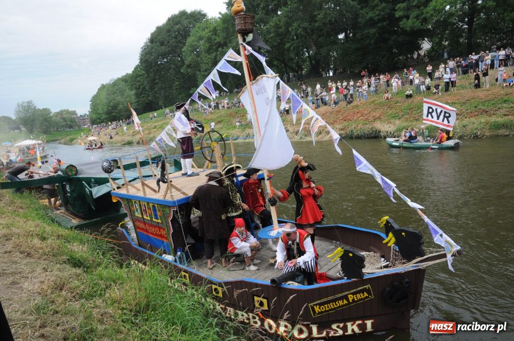 Zdjęcie w galerii na portalu naszraciborz.pl: Pływadła poszły z nurtem wiadomości z regionu