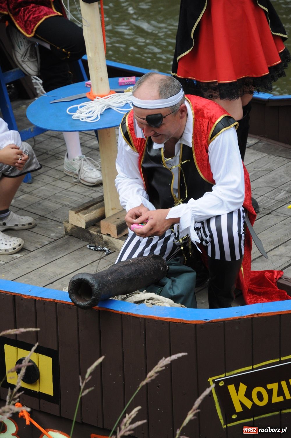 Zdjęcie w galerii na portalu naszraciborz.pl: Pływadła poszły z nurtem wiadomości z regionu