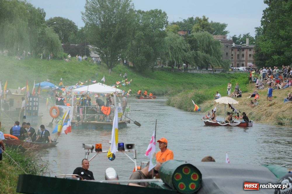 Zdjęcie w galerii na portalu naszraciborz.pl: Pływadła poszły z nurtem wiadomości z regionu