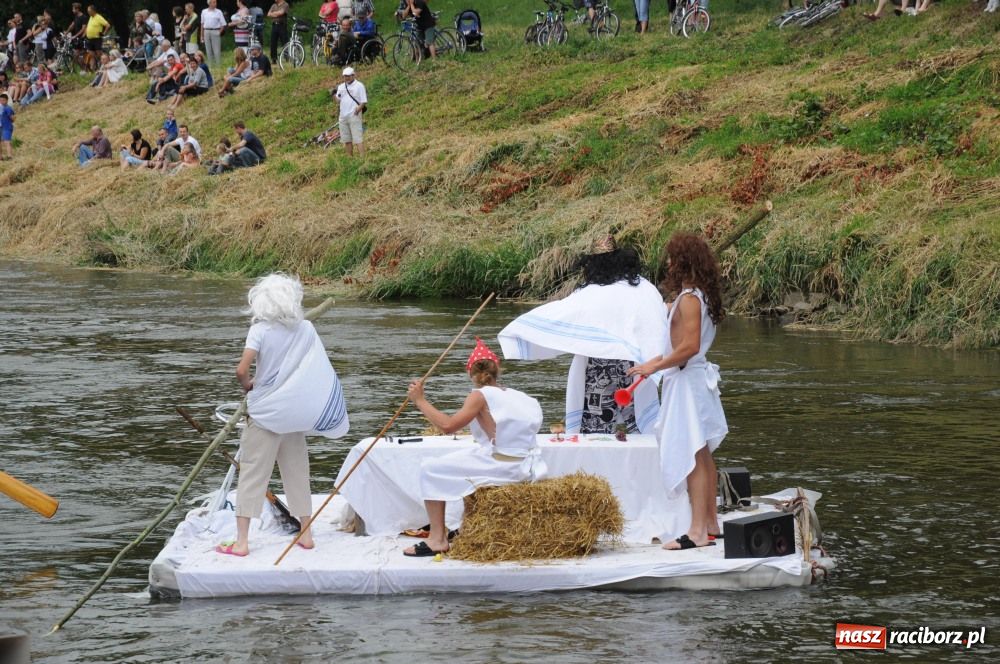 Zdjęcie w galerii na portalu naszraciborz.pl: Pływadła poszły z nurtem wiadomości z regionu