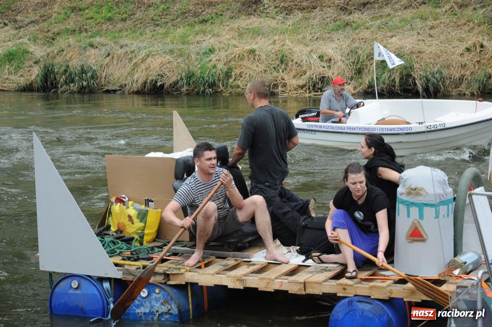 Zdjęcie w galerii na portalu naszraciborz.pl: Pływadła poszły z nurtem wiadomości z regionu