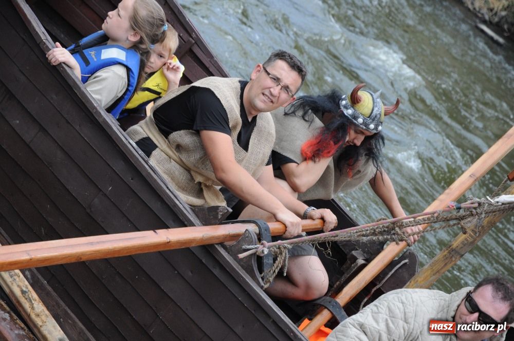 Zdjęcie w galerii na portalu naszraciborz.pl: Pływadła poszły z nurtem wiadomości z regionu