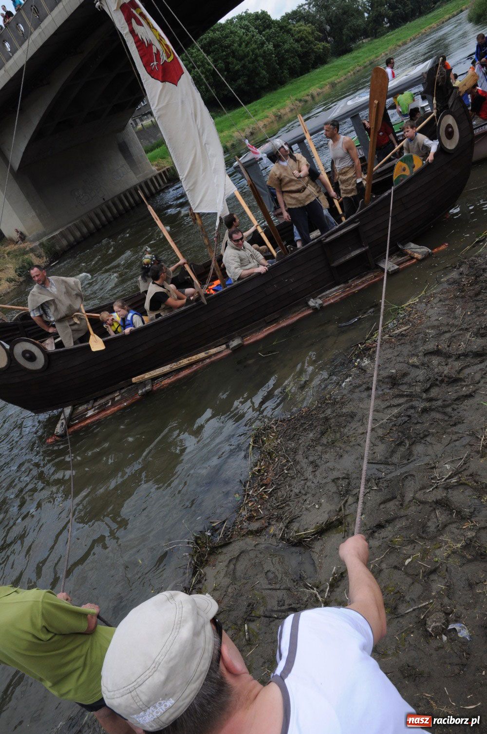 Zdjęcie w galerii na portalu naszraciborz.pl: Pływadła poszły z nurtem wiadomości z regionu