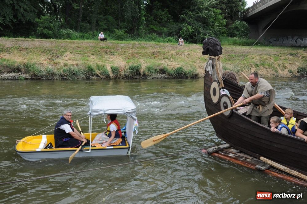Zdjęcie w galerii na portalu naszraciborz.pl: Pływadła poszły z nurtem wiadomości z regionu