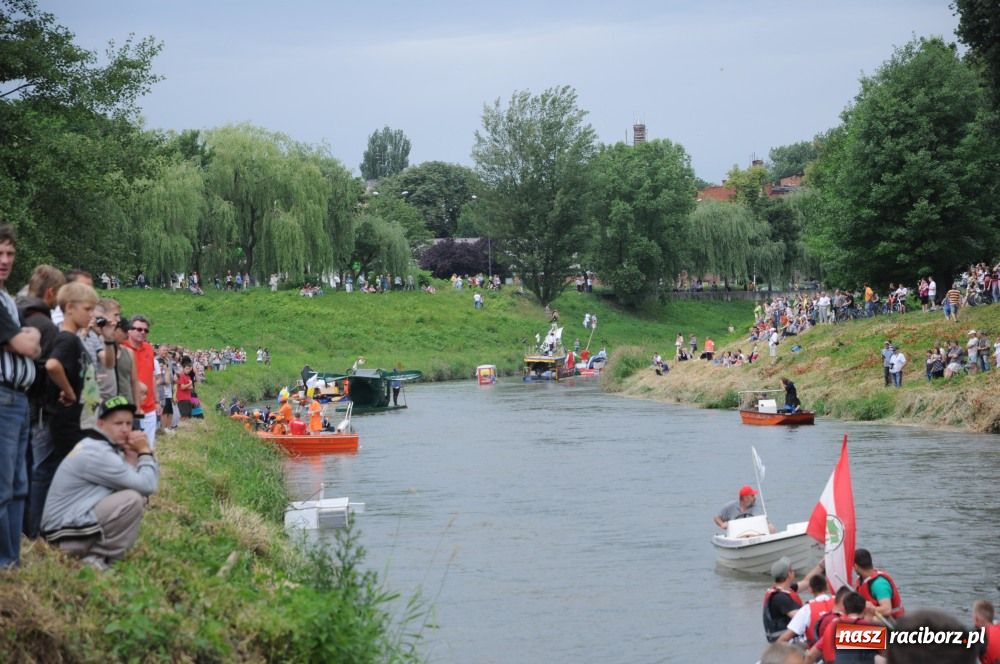 Zdjęcie w galerii na portalu naszraciborz.pl: Pływadła poszły z nurtem wiadomości z regionu