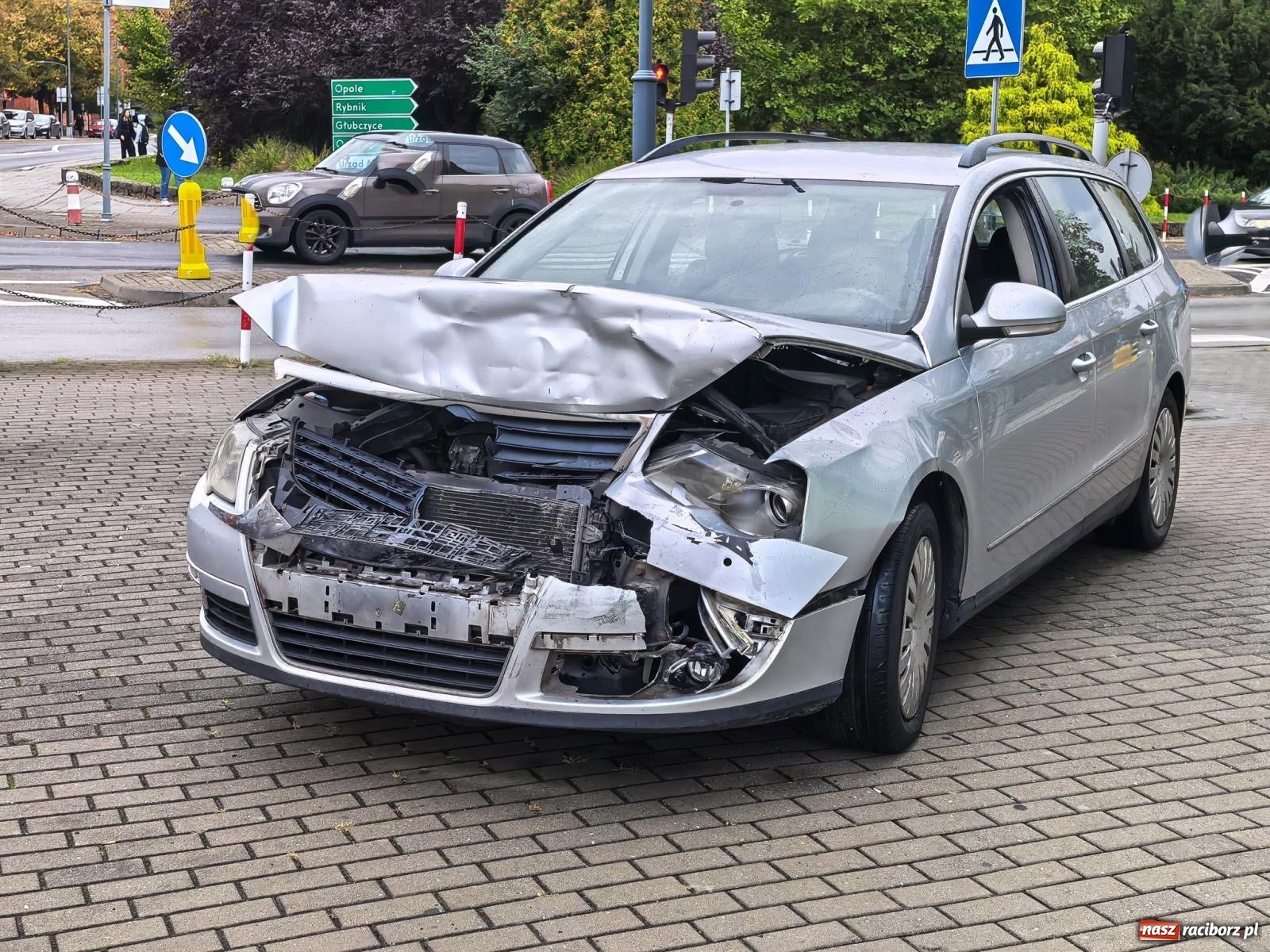 Zdjęcie w galerii na portalu naszraciborz.pl: Siedem interwencji straży pożarnej w powiecie raciborskim. Kolizje, plama oleju i pożar drzewa [FOTO] wiadomości z regionu