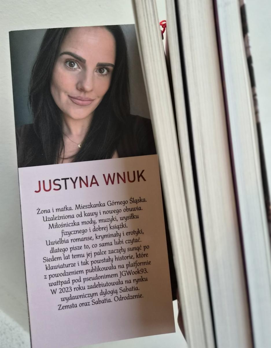 Zdjęcie w galerii na portalu naszraciborz.pl: Wybuchowa Dwójka. Raciborzanka Justyna Wnuk wydaje siódmą książkę wiadomości z regionu