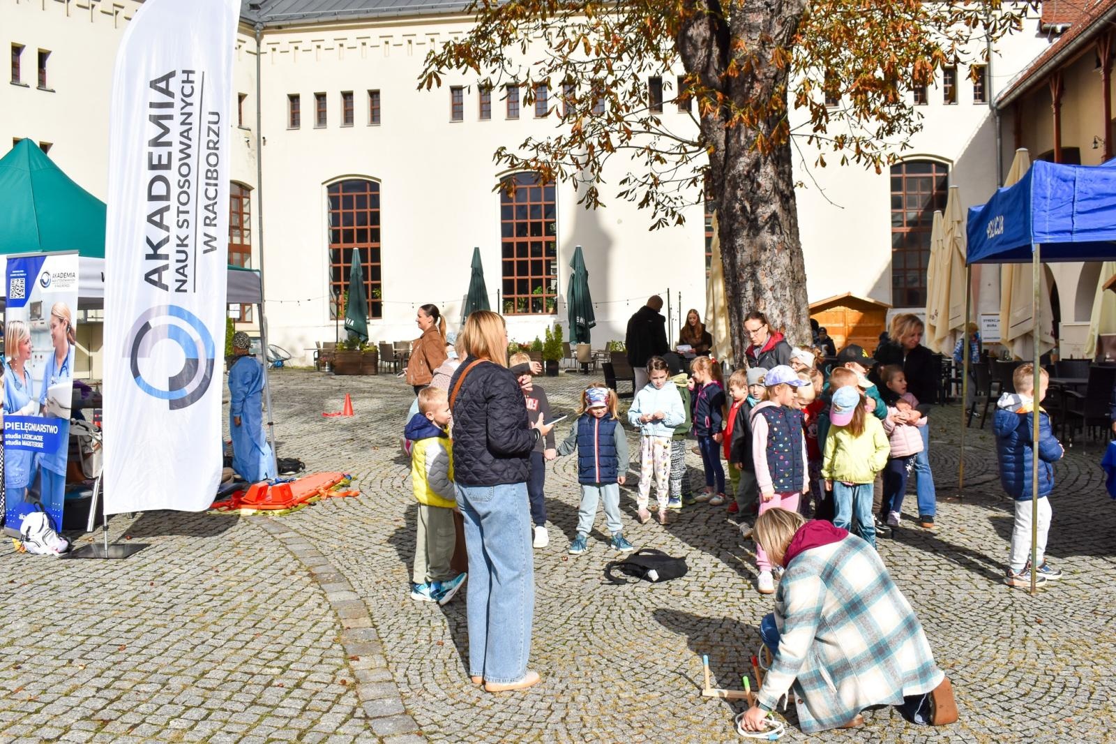 Zdjęcie w galerii na portalu naszraciborz.pl: Bezpieczne Grzybobranie 2026. Edukacja, zdrowie i bezpieczeństwo na Zamku Piastowskim wiadomości z regionu