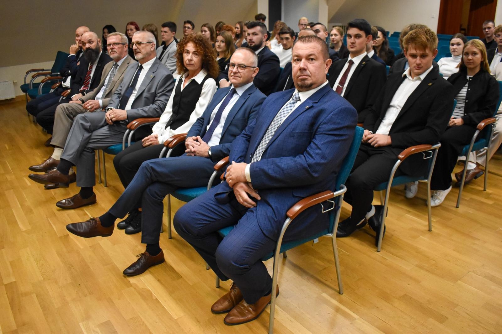 Zdjęcie w galerii na portalu naszraciborz.pl: Nagrody starosty dla 45 uczniów. Uroczystość na Zamku Piastowskim wiadomości z regionu
