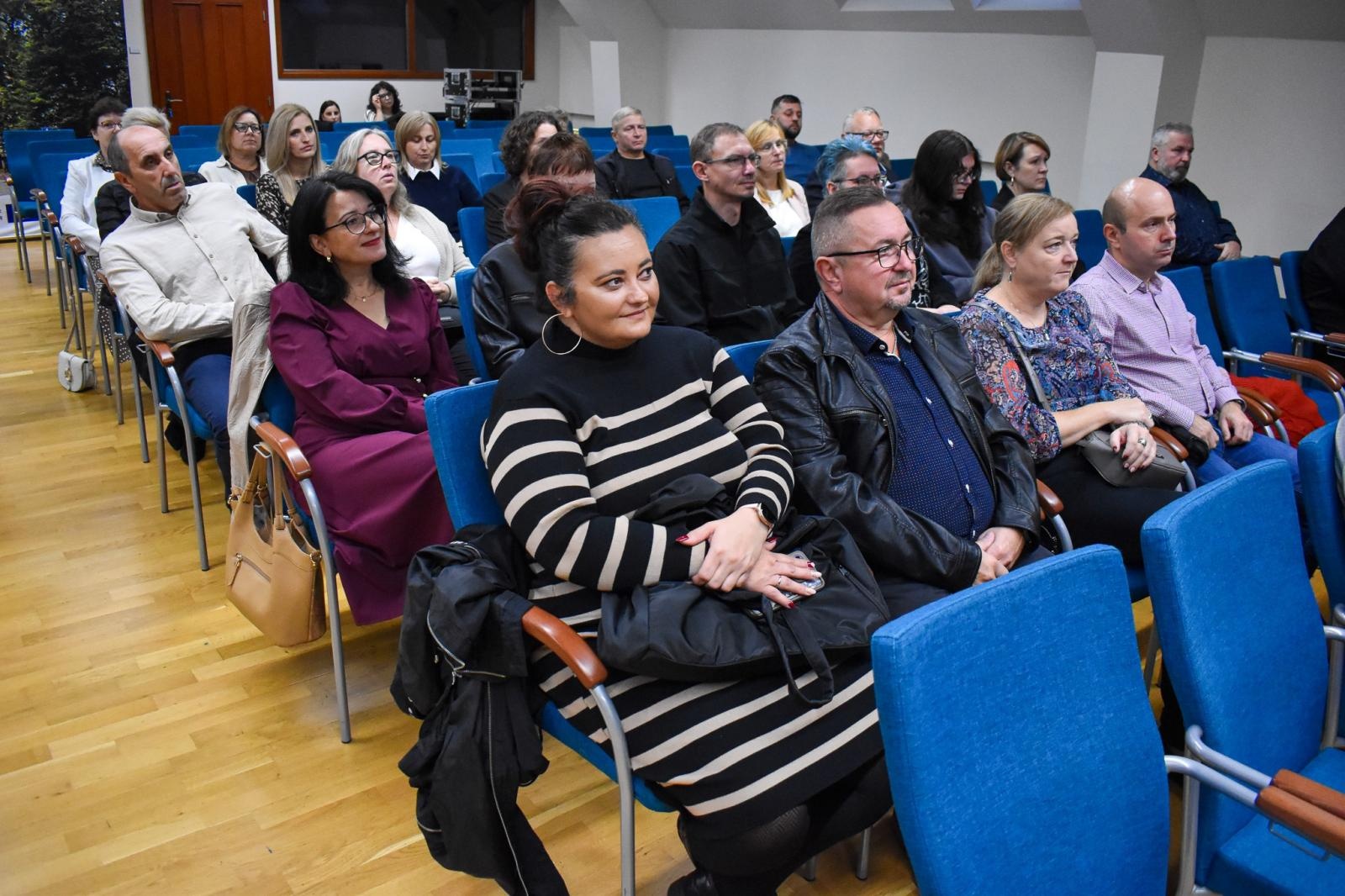 Zdjęcie w galerii na portalu naszraciborz.pl: Nagrody starosty dla 45 uczniów. Uroczystość na Zamku Piastowskim wiadomości z regionu
