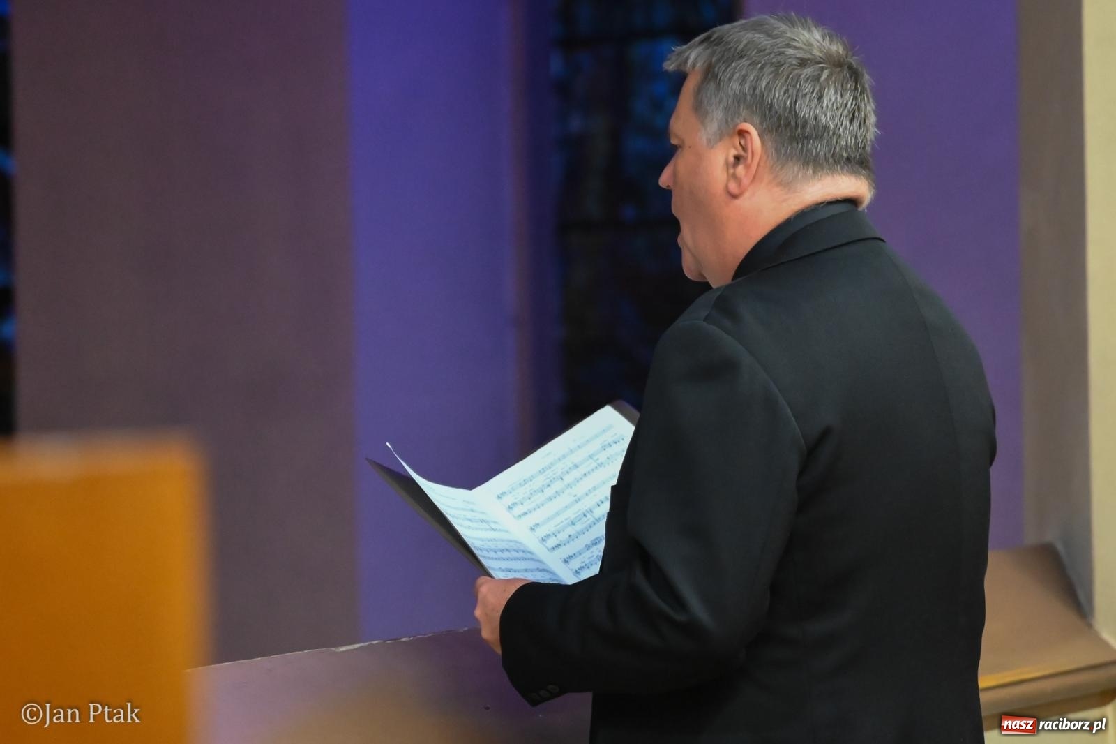 Zdjęcie w galerii na portalu naszraciborz.pl: Organy i tenor zabrzmiały w raciborskiej farze. Koncert Arkadiusza Popławskiego i Tomasza Jedza wiadomości z regionu