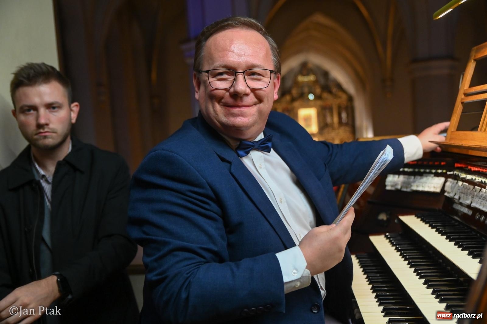 Zdjęcie w galerii na portalu naszraciborz.pl: Organy i tenor zabrzmiały w raciborskiej farze. Koncert Arkadiusza Popławskiego i Tomasza Jedza wiadomości z regionu