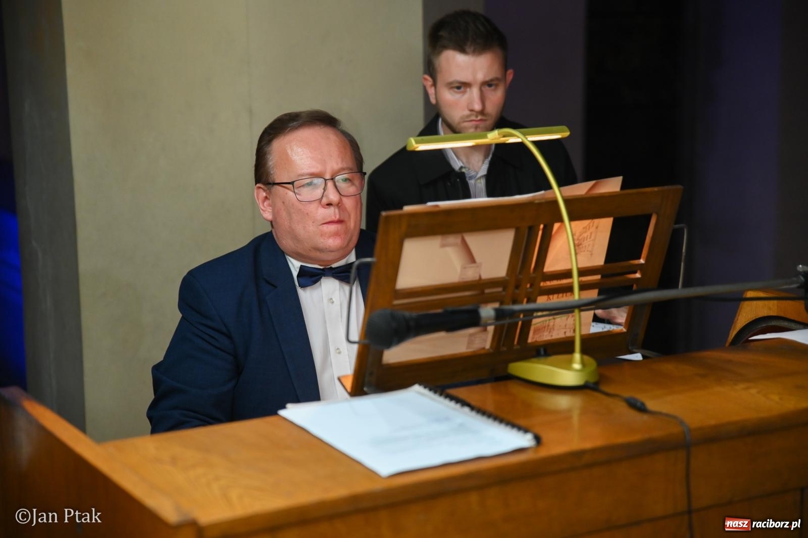 Zdjęcie w galerii na portalu naszraciborz.pl: Organy i tenor zabrzmiały w raciborskiej farze. Koncert Arkadiusza Popławskiego i Tomasza Jedza wiadomości z regionu