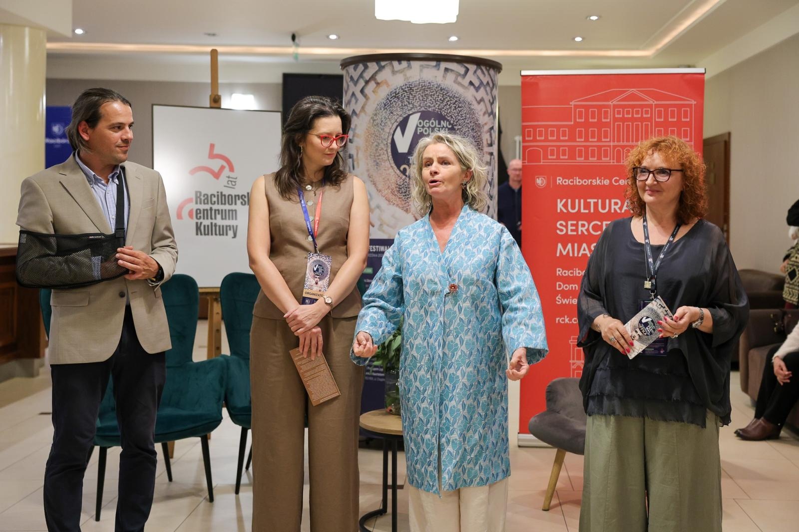 Zdjęcie w galerii na portalu naszraciborz.pl: Ruszyła V OFFka, czyli święto Teatru w Raciborzu! wiadomości z regionu