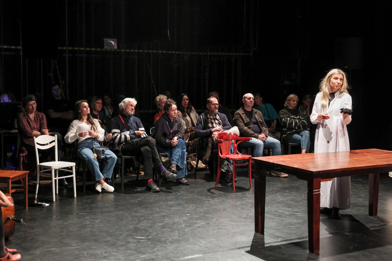 Zdjęcie w galerii na portalu naszraciborz.pl: Ruszyła V OFFka, czyli święto Teatru w Raciborzu! wiadomości z regionu