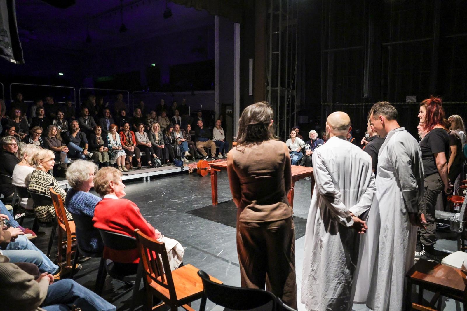 Zdjęcie w galerii na portalu naszraciborz.pl: Ruszyła V OFFka, czyli święto Teatru w Raciborzu! wiadomości z regionu