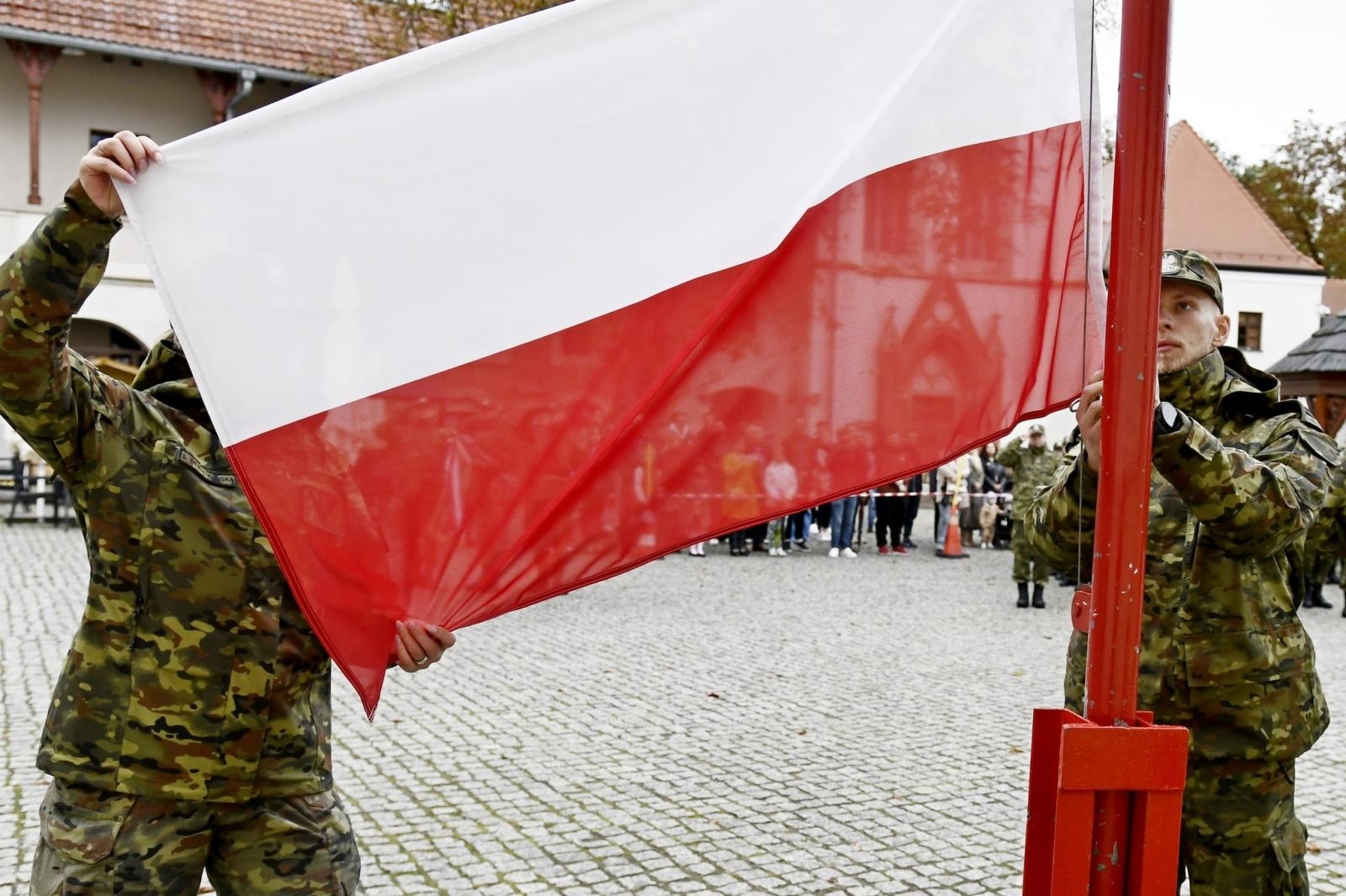 Zdjęcie w galerii na portalu naszraciborz.pl: Śląscy pogranicznicy ślubowali na Zamku Piastowskim wiadomości z regionu
