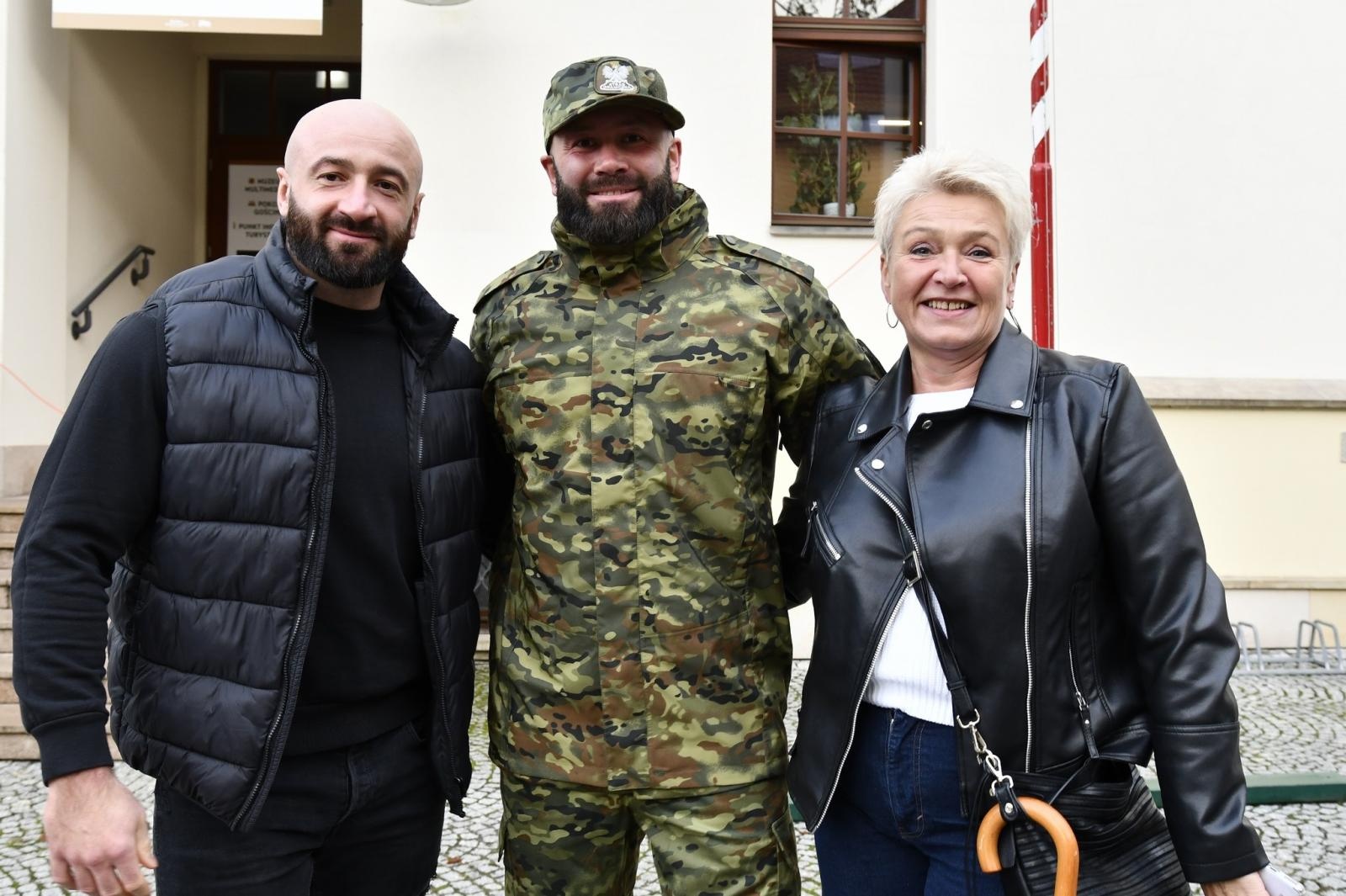 Zdjęcie w galerii na portalu naszraciborz.pl: Śląscy pogranicznicy ślubowali na Zamku Piastowskim wiadomości z regionu