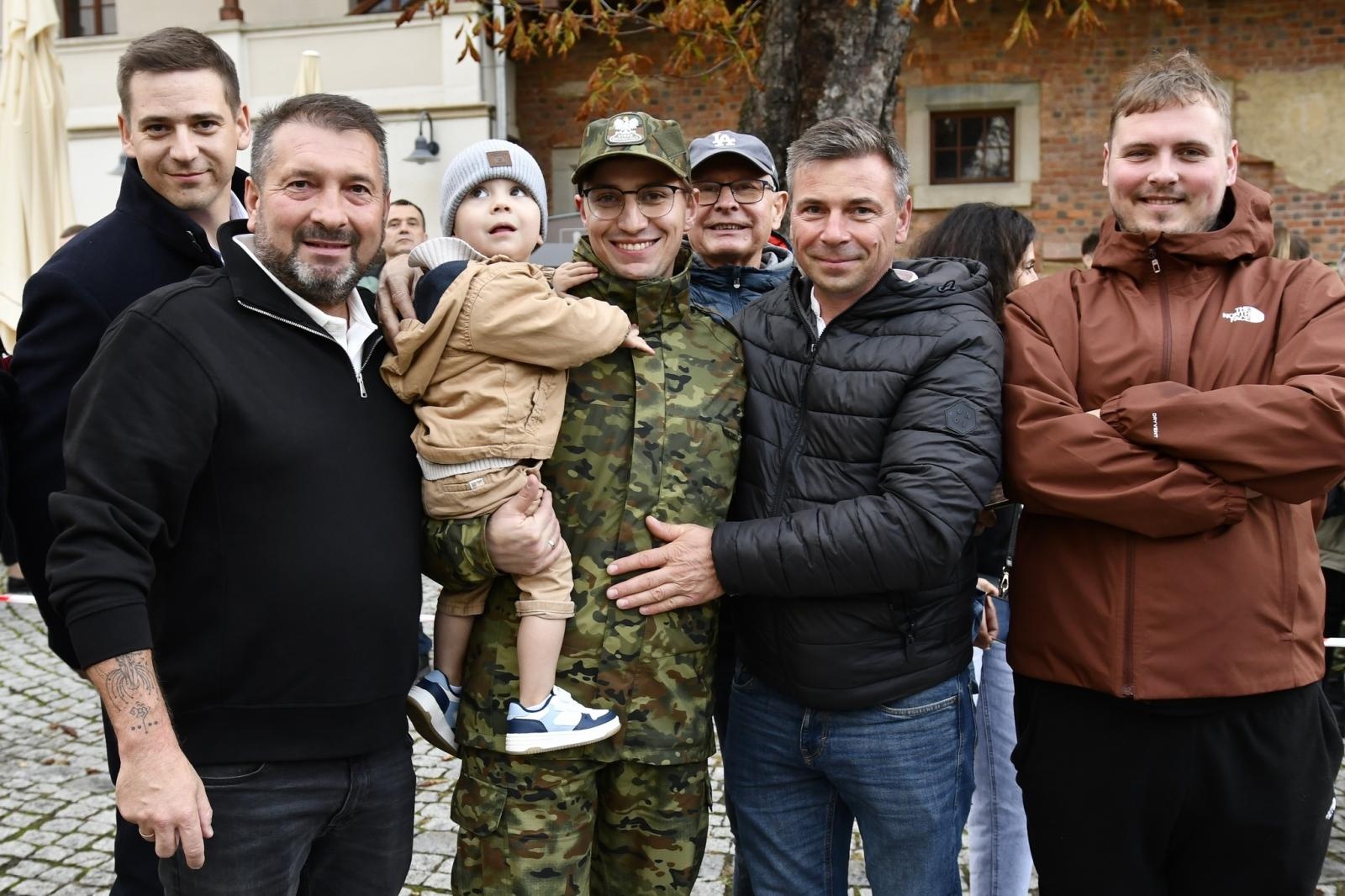 Zdjęcie w galerii na portalu naszraciborz.pl: Śląscy pogranicznicy ślubowali na Zamku Piastowskim wiadomości z regionu