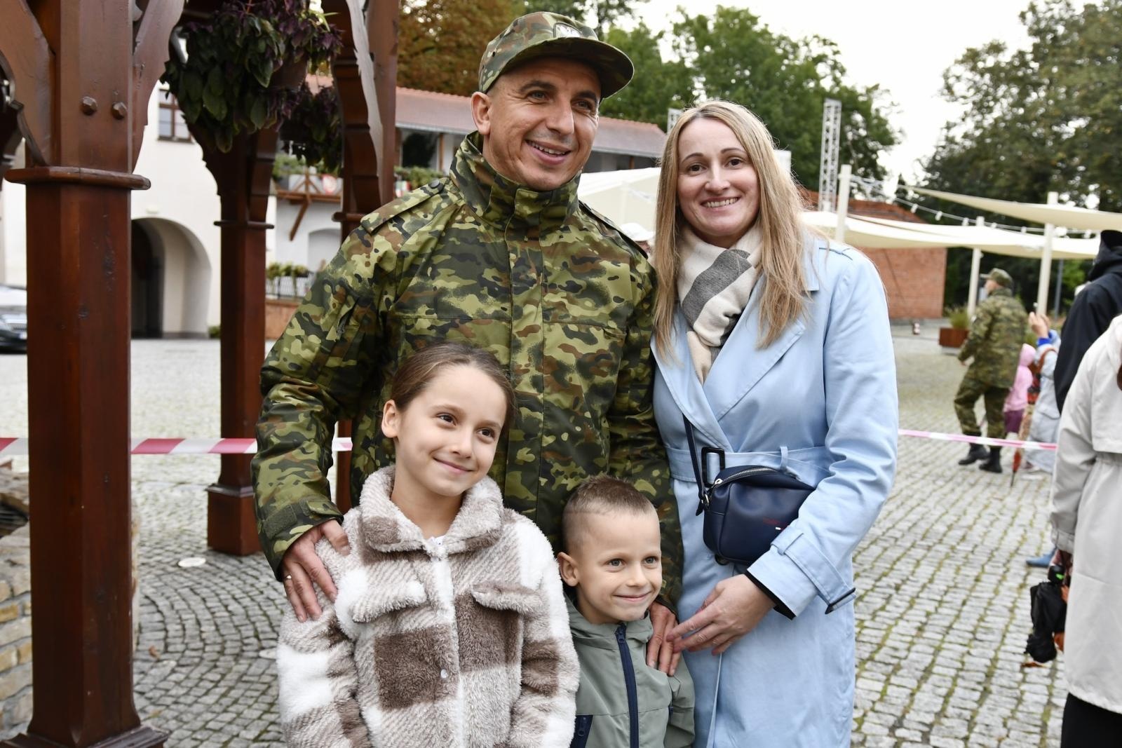 Zdjęcie w galerii na portalu naszraciborz.pl: Śląscy pogranicznicy ślubowali na Zamku Piastowskim wiadomości z regionu