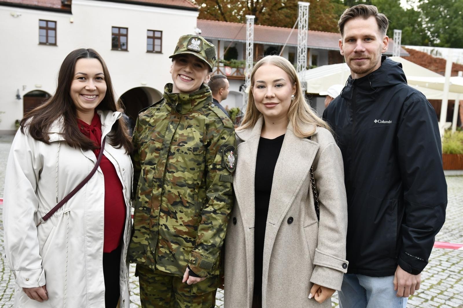 Zdjęcie w galerii na portalu naszraciborz.pl: Śląscy pogranicznicy ślubowali na Zamku Piastowskim wiadomości z regionu