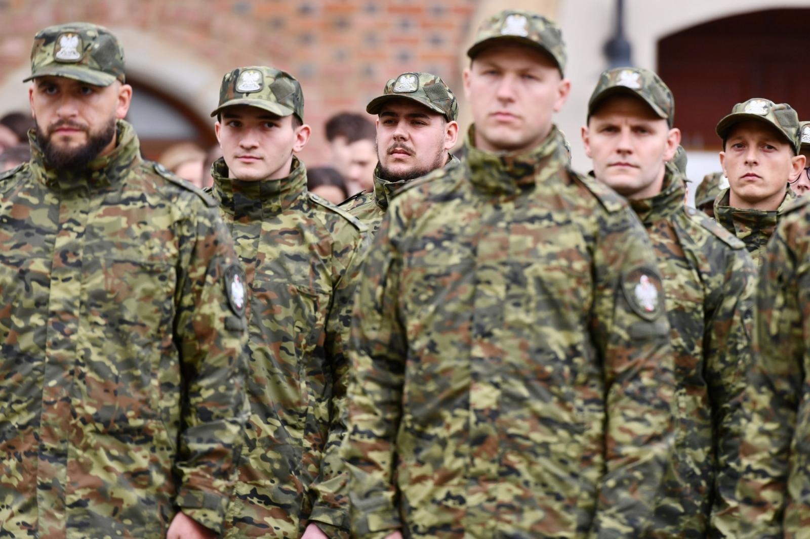 Zdjęcie w galerii na portalu naszraciborz.pl: Śląscy pogranicznicy ślubowali na Zamku Piastowskim wiadomości z regionu