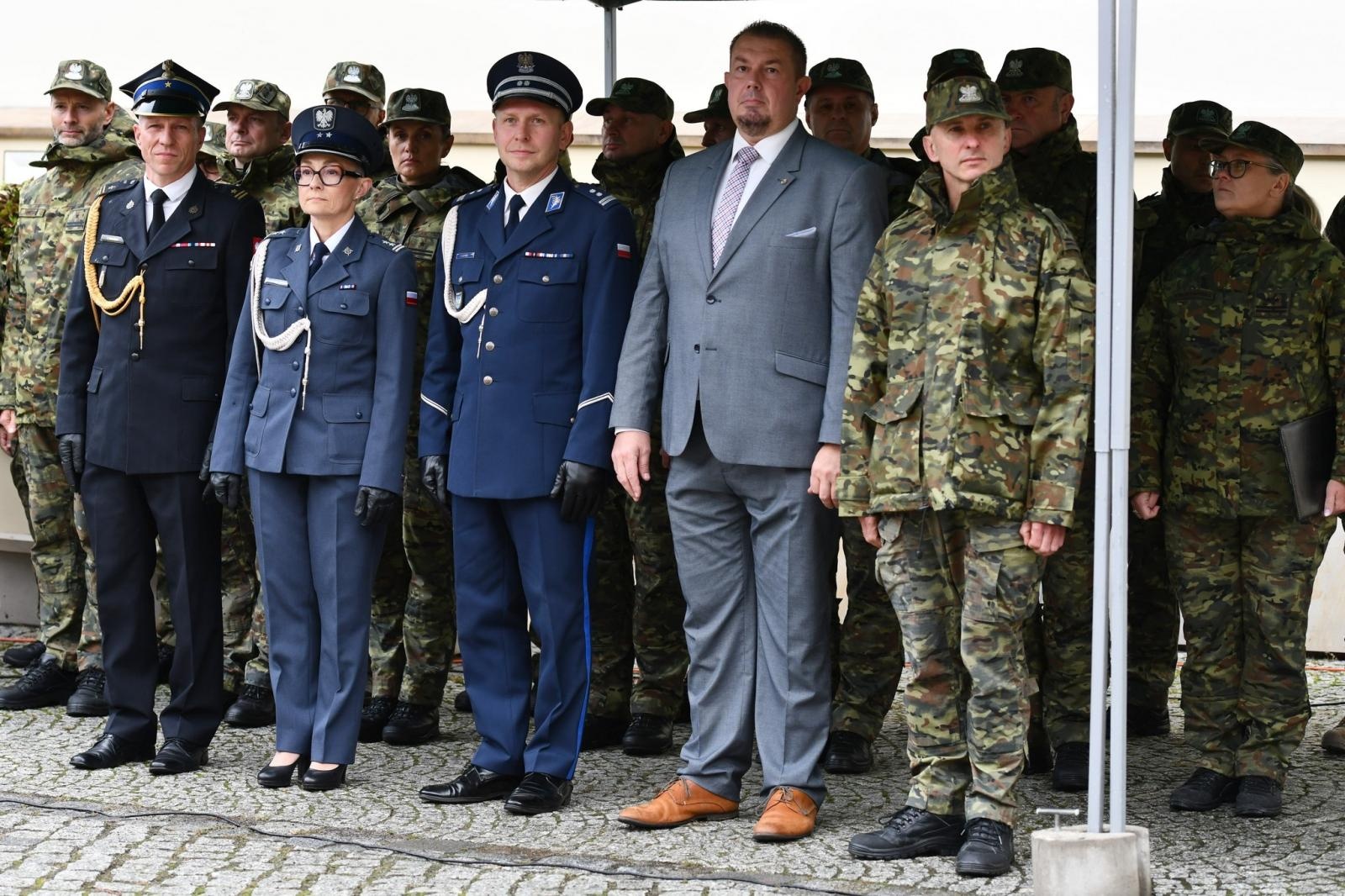 Zdjęcie w galerii na portalu naszraciborz.pl: Śląscy pogranicznicy ślubowali na Zamku Piastowskim wiadomości z regionu