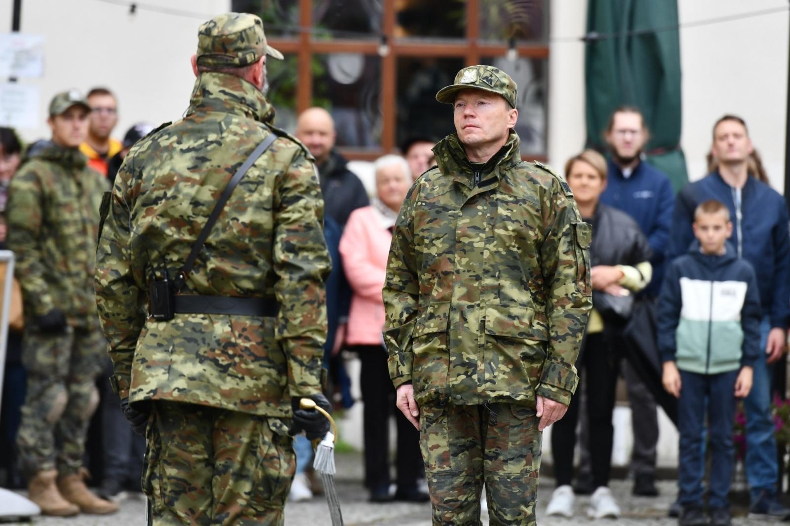 Zdjęcie w galerii na portalu naszraciborz.pl: Śląscy pogranicznicy ślubowali na Zamku Piastowskim wiadomości z regionu